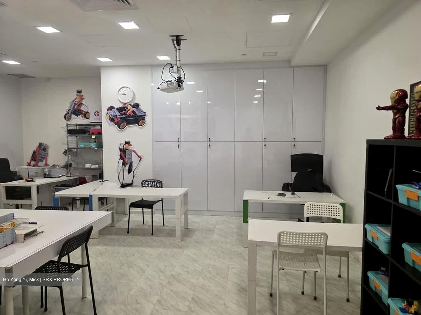 111 Somerset (D9), Retail #552505111